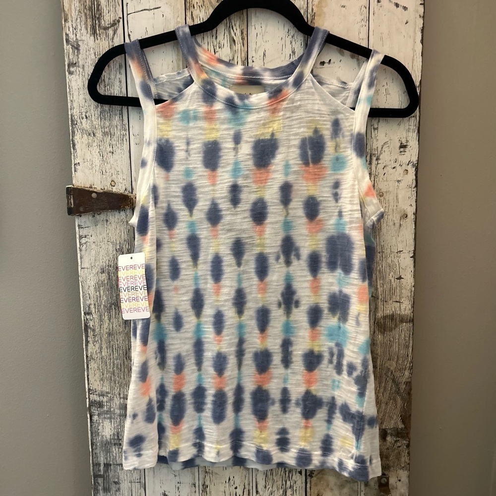Evereve Chaser Cut Out Shoulder Tank - Small